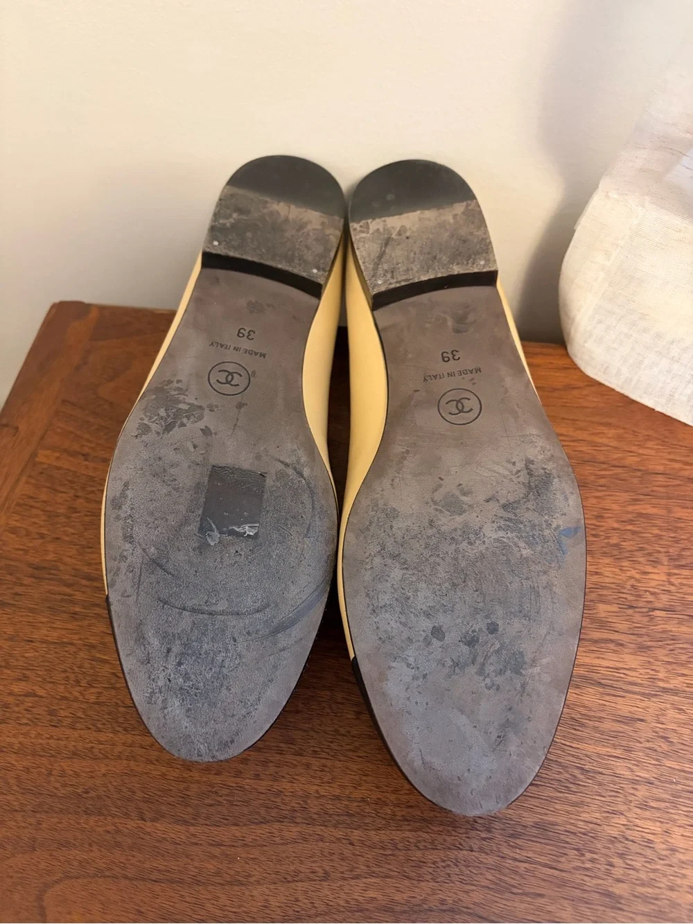 CHANEL Beige and Black Lambskin Ballet Flats size 39 - Picture 8 of 8